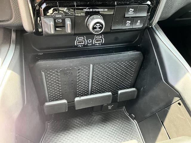 2025 RAM 1500 Big Horn 4x4 Crew Cab 6'4" Box