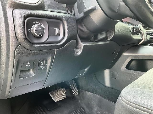 2020 RAM 1500 Big Horn 4x4 Crew Cab 6'4" Box