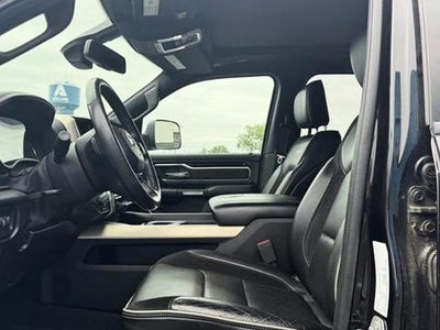 2019 RAM 1500 Laramie 4x4 Crew Cab 6'4" Box