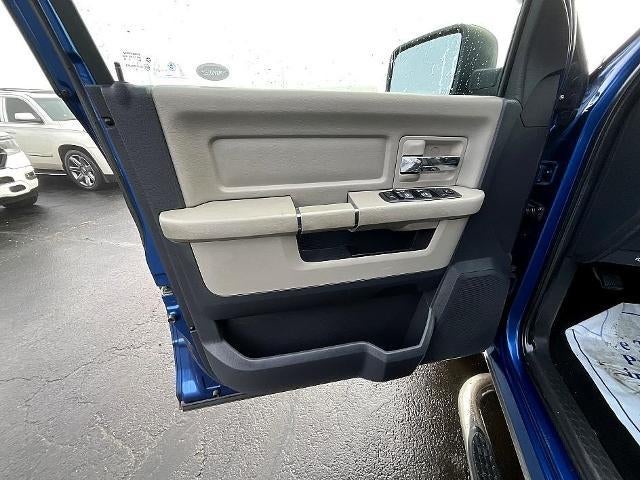 2009 Dodge Ram 1500 2WD Crew Cab 5.6 Ft Box SLT