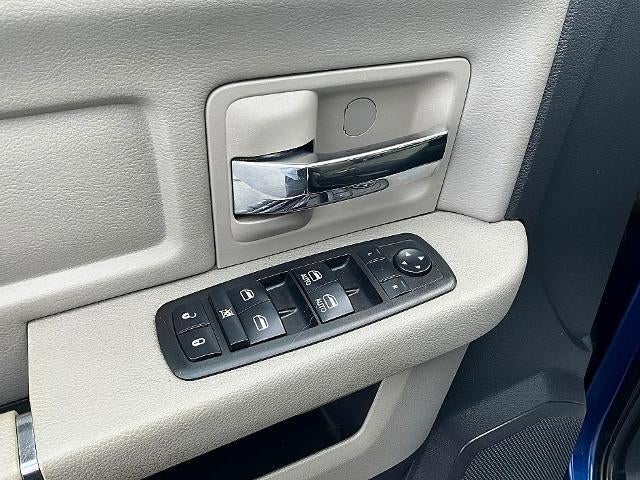 2009 Dodge Ram 1500 2WD Crew Cab 5.6 Ft Box SLT