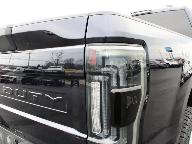 2022 Ford Super Duty F-250 SRW XLT 4WD Crew Cab 6.75' Box