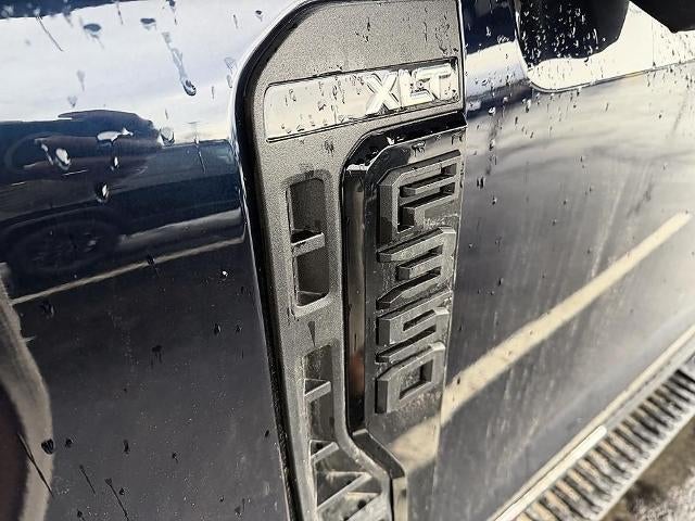 2023 Ford Super Duty F-350 SRW XLT 4WD Crew Cab 6.75' Box