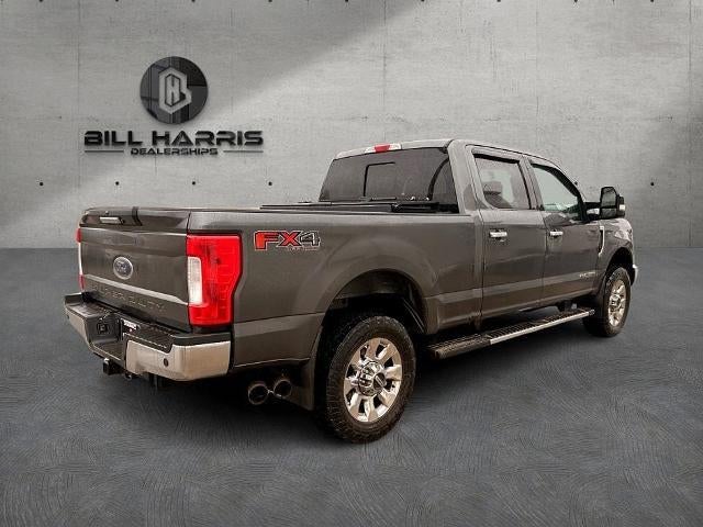 2019 Ford Super Duty F-350 SRW LARIAT 4WD Crew Cab 6.75' Box