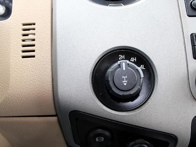 2015 Ford Super Duty F-350 SRW 4WD Crew Cab 6-3/4 Ft Box XLT