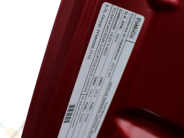 2015 Ford Super Duty F-350 SRW 4WD Crew Cab 6-3/4 Ft Box XLT