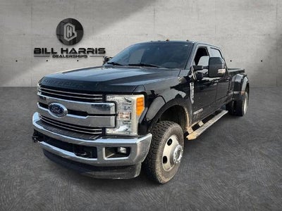 2017 Ford Super Duty F-350 DRW Lariat 4WD Crew Cab 8' Box