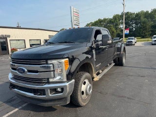2017 Ford Super Duty F-350 DRW Lariat 4WD Crew Cab 8' Box