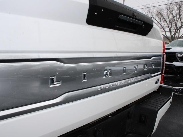 2022 Ford Super Duty F-450 DRW Limited 4WD Crew Cab 8' Box