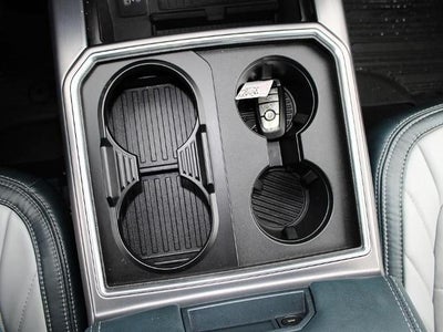 2022 Ford Super Duty F-450 DRW Limited 4WD Crew Cab 8' Box