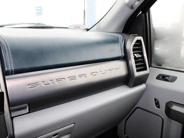 2022 Ford Super Duty F-450 DRW Limited 4WD Crew Cab 8' Box