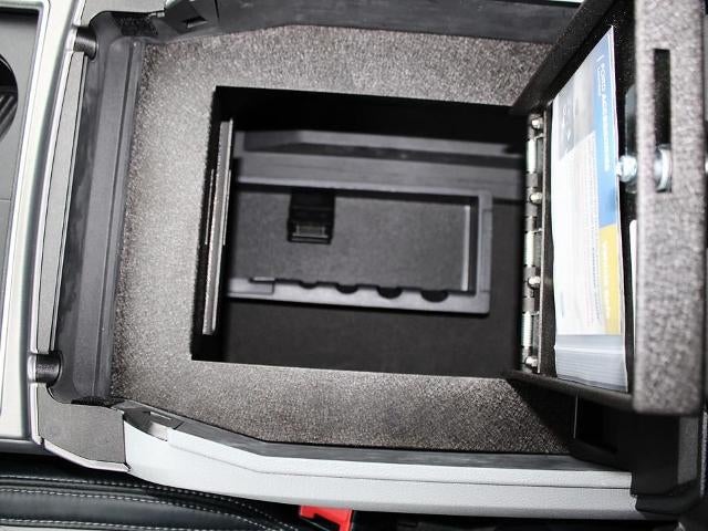 2022 Ford Super Duty F-450 DRW Limited 4WD Crew Cab 8' Box