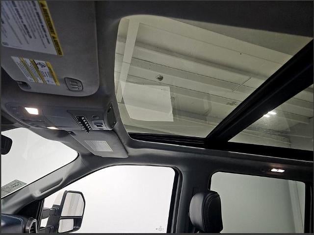 2022 Ford Super Duty F-450 DRW Limited 4WD Crew Cab 8' Box