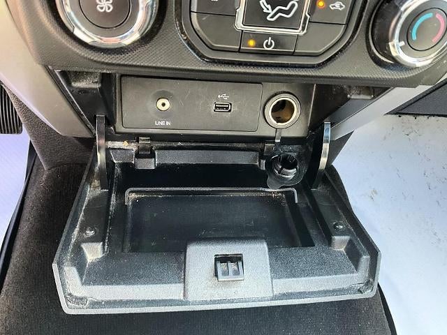 2014 Ford F-150 4WD SuperCrew 5-1/2 Ft Box XLT