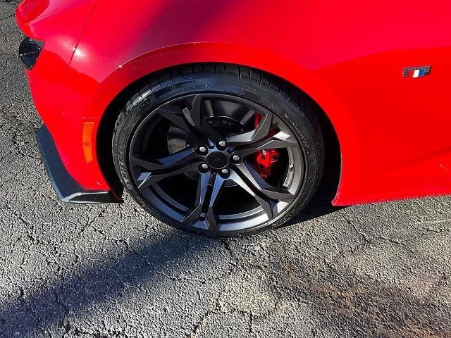 2019 Chevrolet Camaro 2dr Coupe 1SS