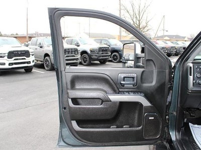 2017 Chevrolet Silverado 3500 HD Crew Cab Long Box 4-Wheel Drive LTZ