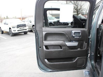 2017 Chevrolet Silverado 3500 HD Crew Cab Long Box 4-Wheel Drive LTZ