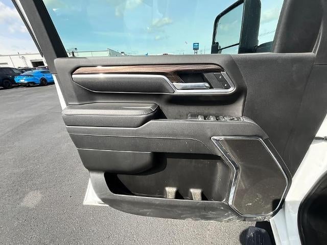 2026 Chevrolet Silverado 3500 HD Crew Cab Long Box 4-Wheel Drive LT