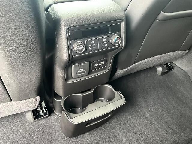 2023 GMC Acadia AWD AT4