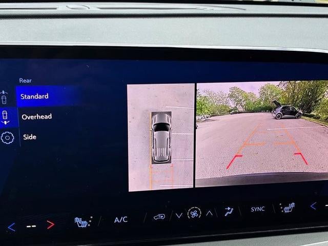 2024 Chevrolet Traverse LT w/2LT