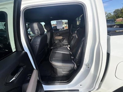 2025 GMC Canyon Crew Cab Short Box 4-Wheel Drive Denali