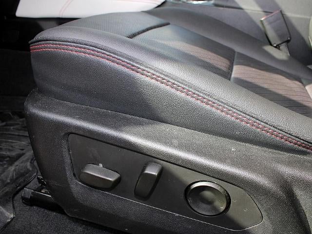 2023 GMC Canyon Crew Cab Short Box 4-Wheel Drive AT4X