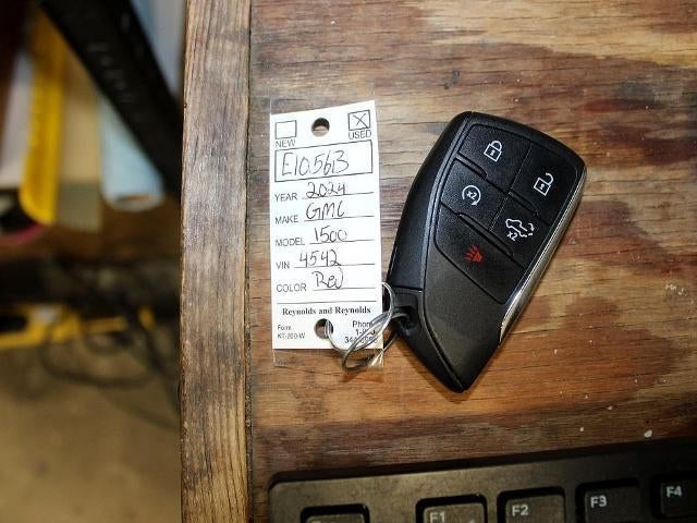 2024 GMC Sierra 1500 Crew Cab Short Box 4-Wheel Drive Elevation 3VL