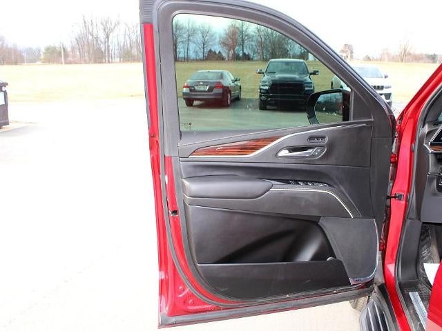 2022 Cadillac Escalade 4WD Luxury