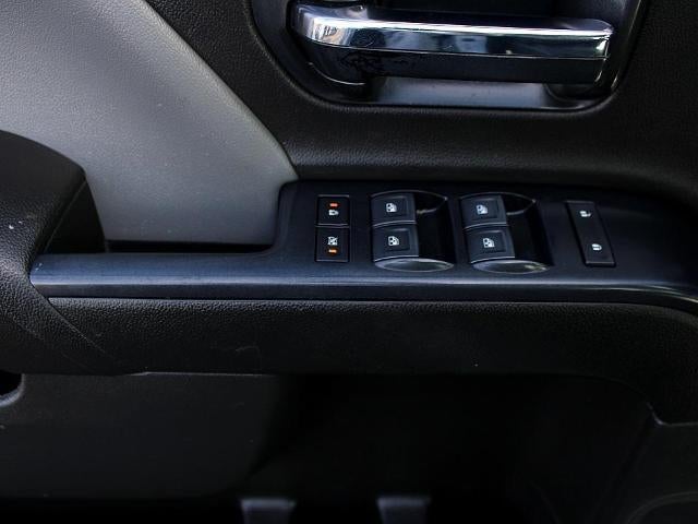 2022 Chevrolet Silverado Chassis Cab 4WD Crew Cab Work Truck