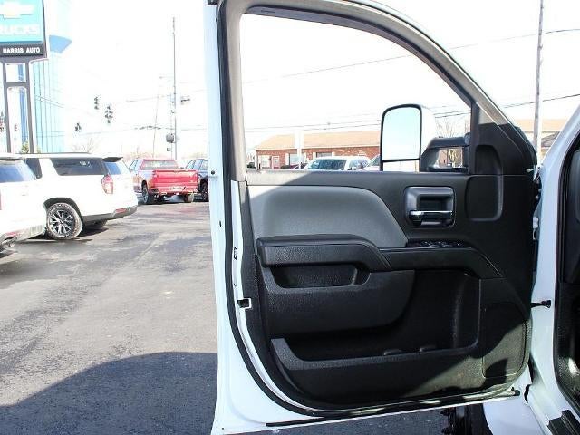 2022 Chevrolet Silverado Chassis Cab 4WD Crew Cab Work Truck