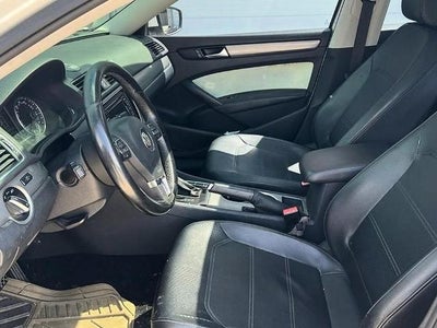 2014 Volkswagen Passat 4dr Sdn 1.8T Manual SE