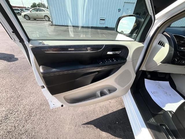 2016 Chrysler Town & Country 4dr Wgn Touring