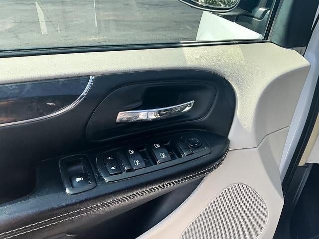 2016 Chrysler Town & Country 4dr Wgn Touring