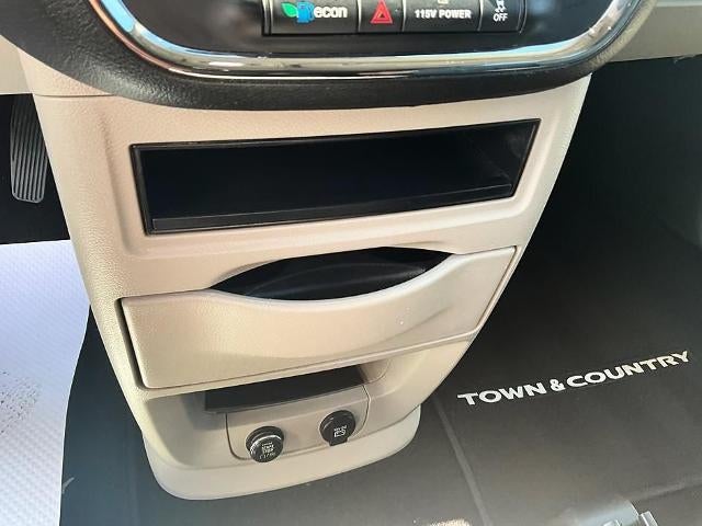 2016 Chrysler Town & Country 4dr Wgn Touring
