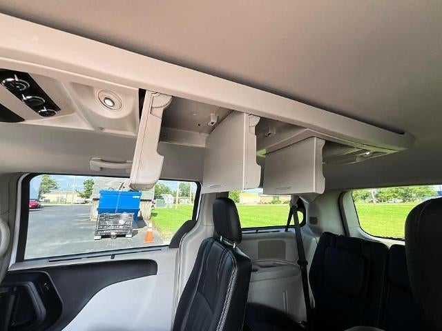 2016 Chrysler Town & Country 4dr Wgn Touring