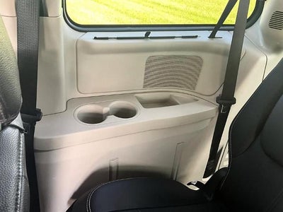 2016 Chrysler Town & Country 4dr Wgn Touring