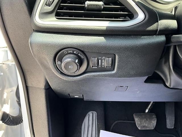 2025 Chrysler Pacifica Select FWD