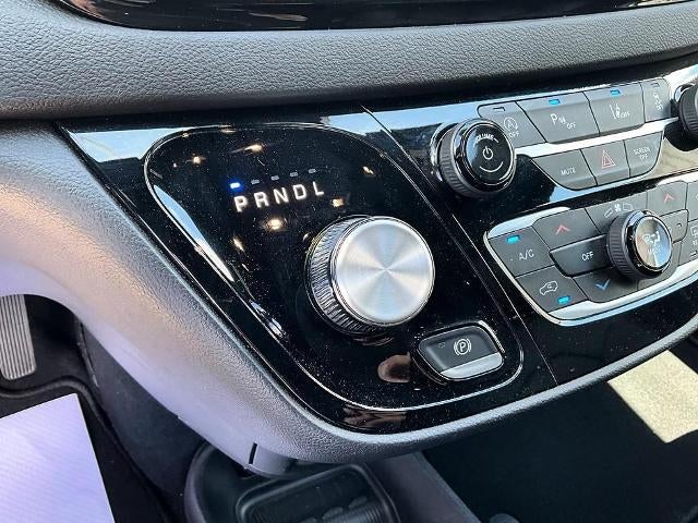 2025 Chrysler Pacifica Select FWD