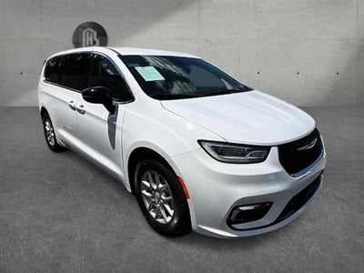2025 Chrysler Pacifica Select FWD