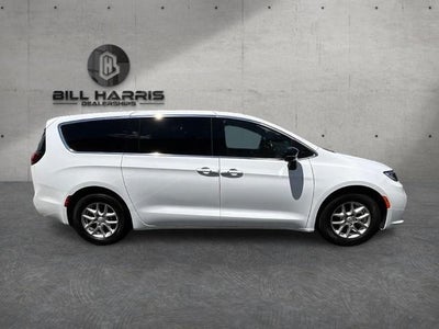 2025 Chrysler Pacifica Select FWD