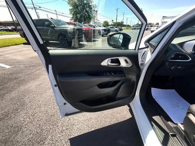 2024 Chrysler Pacifica Touring L FWD
