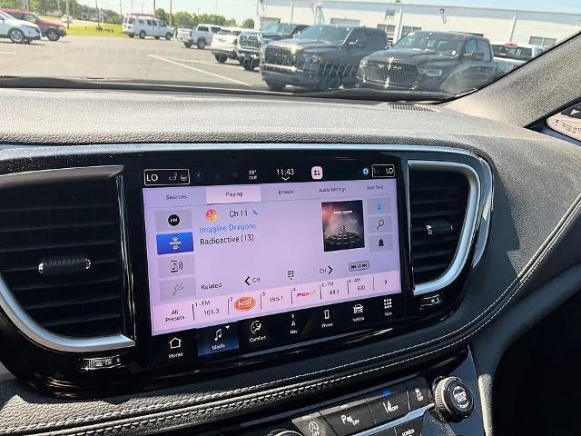 2024 Chrysler Pacifica Touring L FWD