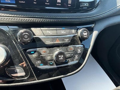 2024 Chrysler Pacifica Touring L FWD