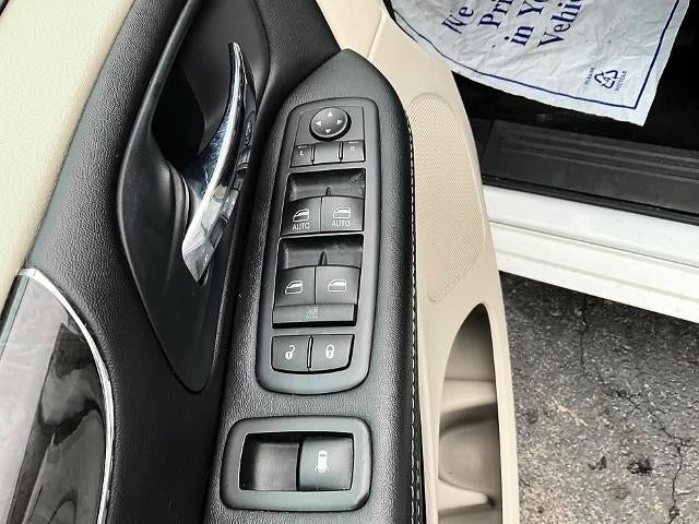 2016 Chrysler Town & Country 4dr Wgn Touring-L