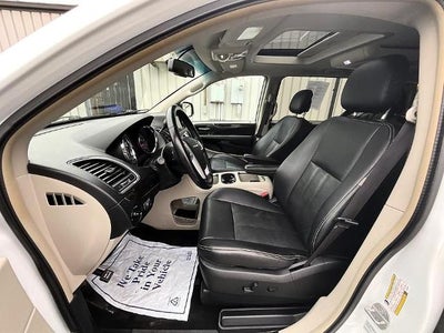 2016 Chrysler Town & Country 4dr Wgn Touring-L