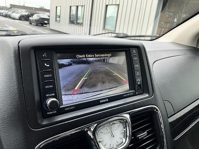 2016 Chrysler Town & Country 4dr Wgn Touring-L