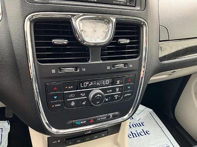 2016 Chrysler Town & Country 4dr Wgn Touring-L