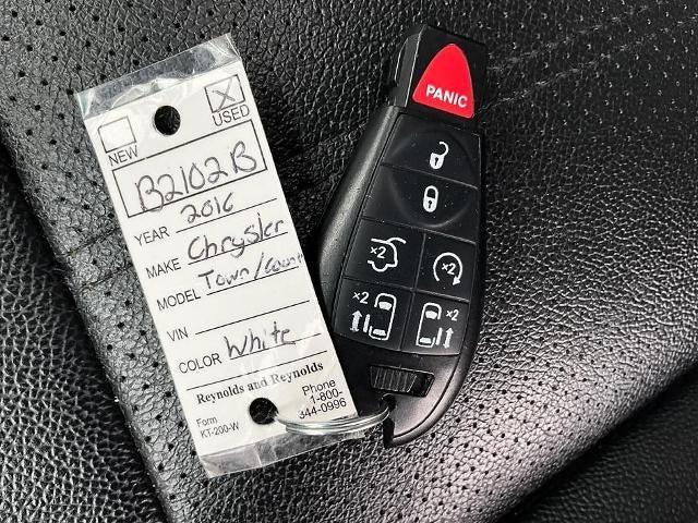 2016 Chrysler Town & Country 4dr Wgn Touring-L