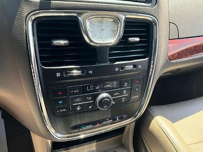2014 Chrysler Town & Country 4dr Wgn Touring-L