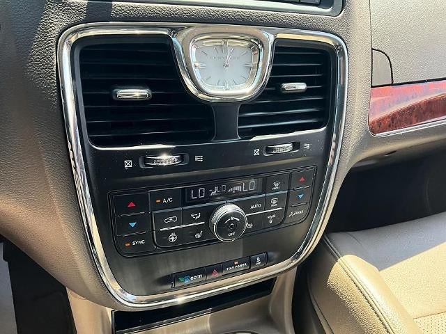 2014 Chrysler Town & Country 4dr Wgn Touring-L
